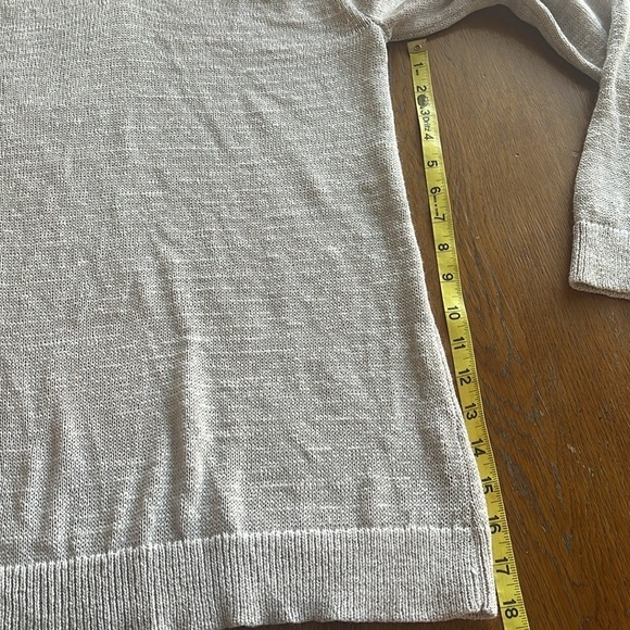 LOFT V Neck Sweater Long Sleeves Lightweight Light Gray Color Size M - Picture 7 of 10